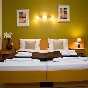 garni-hotel-rodelheimer-hof.hotelsheidelberg.net/
